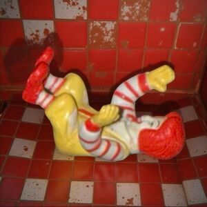 1990 Vintage McDonalds Happy Meal Ronald McDonald Sitting Mascot Toy 2.5” A45